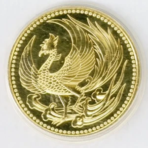 天皇陛下御即位記念10万円金貨の表面 鳳凰と瑞雲