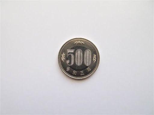 まとめ：500円玉のコストは時代によって様々