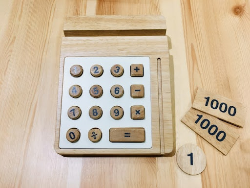 おもちゃの100万円札の使い方は何に使える？