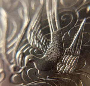 鳩が描かれた天皇陛下御在位60年記念10万円金貨（20g）