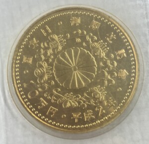 御即位10万円金貨の裏面
