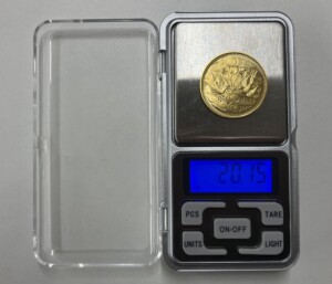 昭和天皇御在位60年記念10万円金貨の重さ