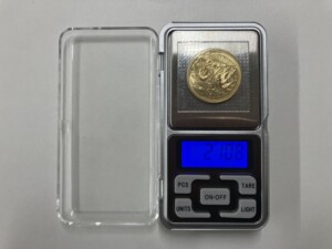 【ブリスターパック付】昭和天皇御在位60年記念10万円金貨の重さ