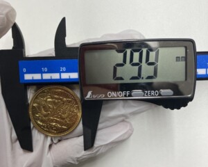 昭和天皇御在位60年記念10万円金貨の直径