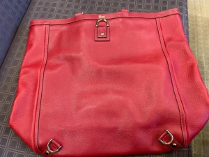 グッチ　レザーショルダーバッグ